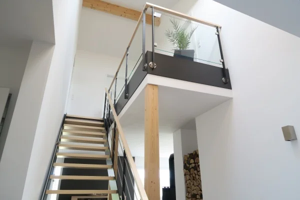 Galerie mit Glasbruestung im Industrielook